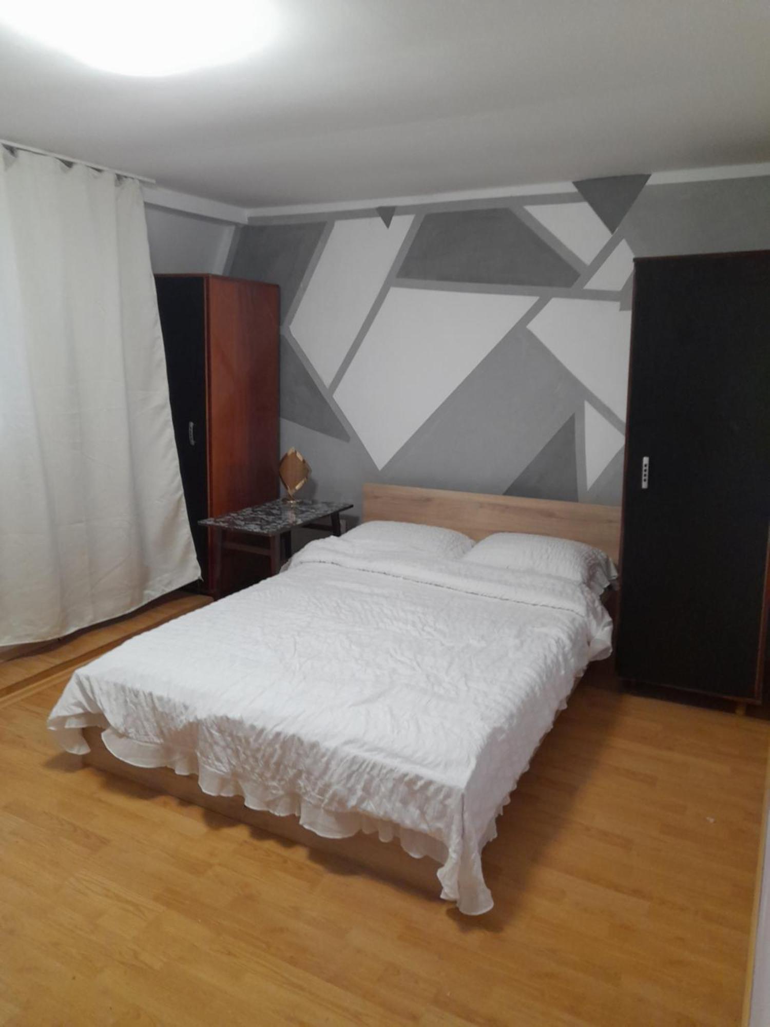 Garsoniera Sic Zona Terapia Zona Linistita La Casa Cu Parcare Apartment Cluj Napoca Bagian luar foto
