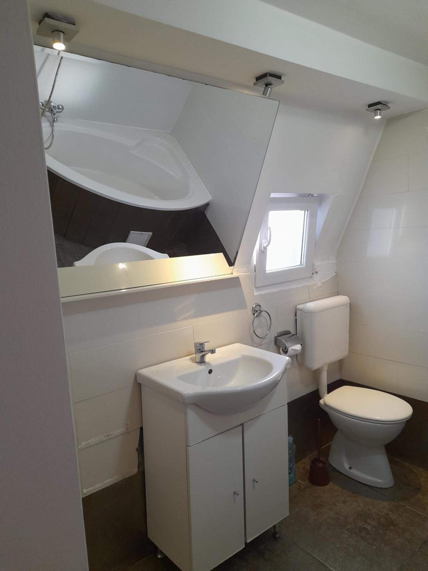 Garsoniera Sic Zona Terapia Zona Linistita La Casa Cu Parcare Apartment Cluj Napoca Bagian luar foto