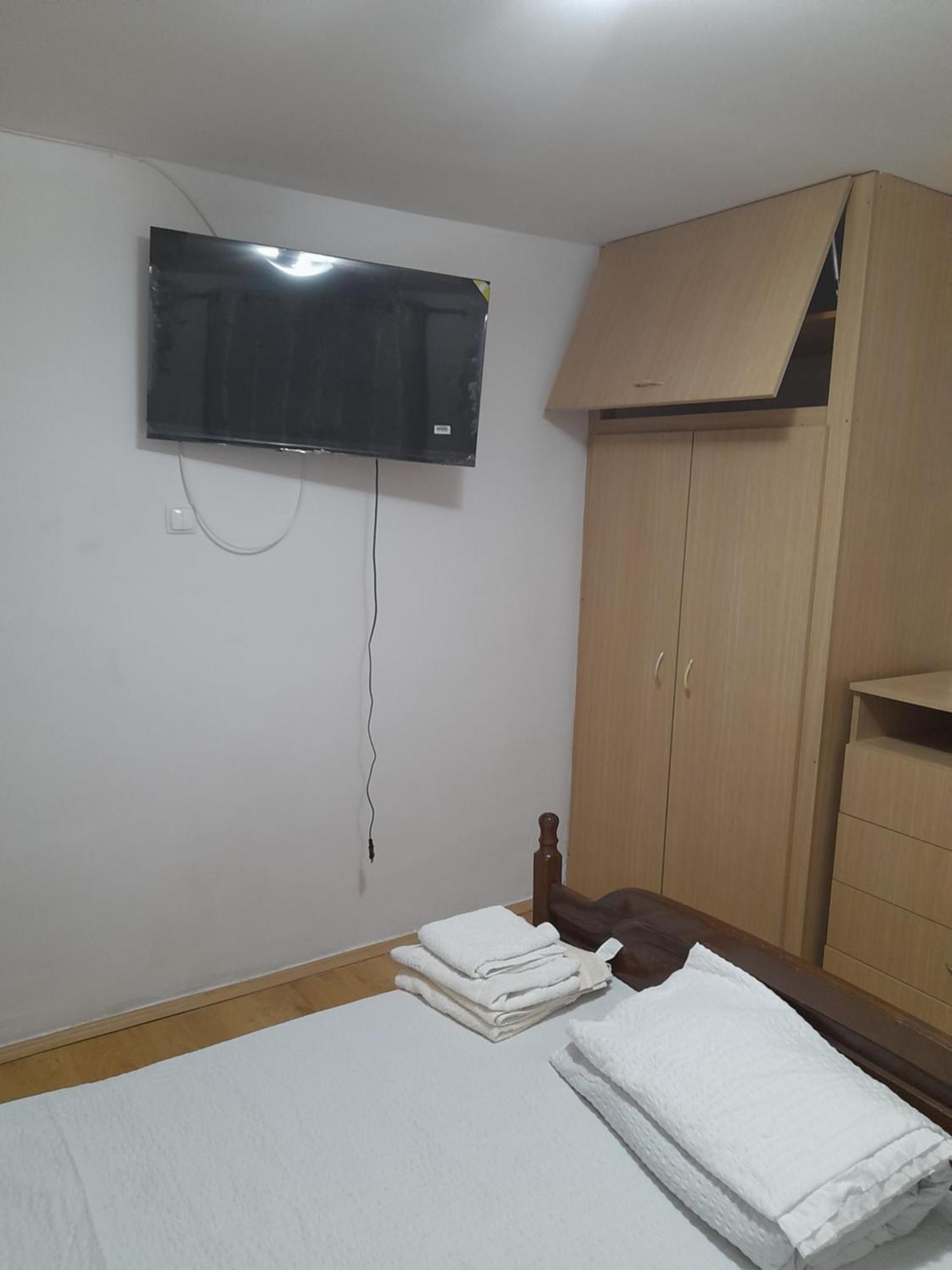 Garsoniera Sic Zona Terapia Zona Linistita La Casa Cu Parcare Apartment Cluj Napoca Bagian luar foto