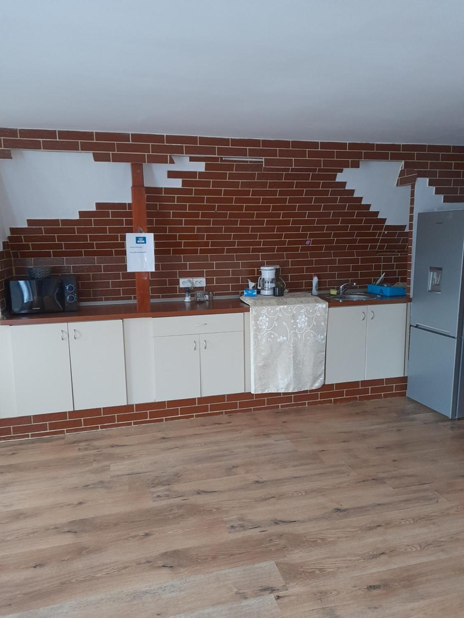 Garsoniera Sic Zona Terapia Zona Linistita La Casa Cu Parcare Apartment Cluj Napoca Bagian luar foto