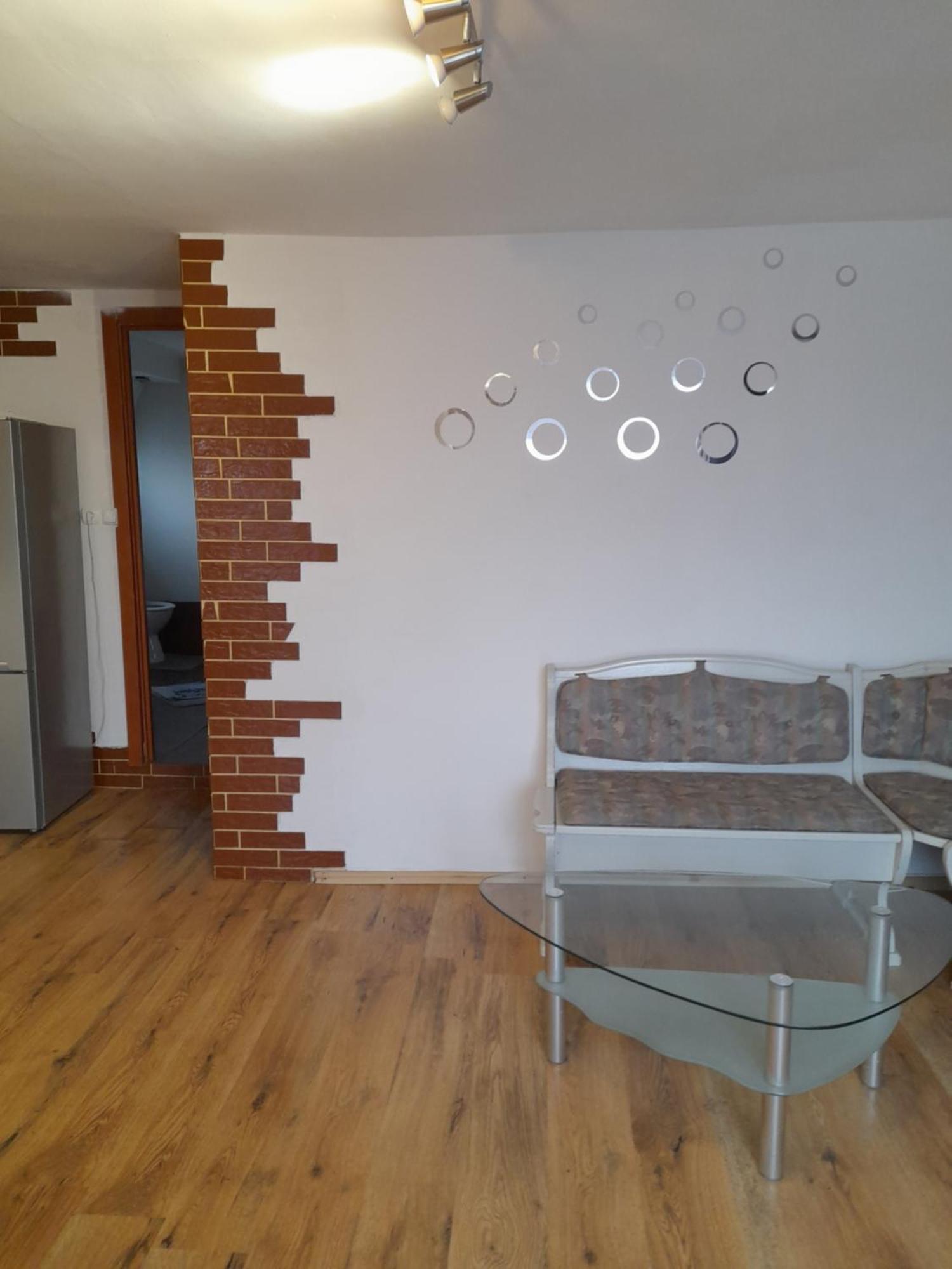 Garsoniera Sic Zona Terapia Zona Linistita La Casa Cu Parcare Apartment Cluj Napoca Bagian luar foto